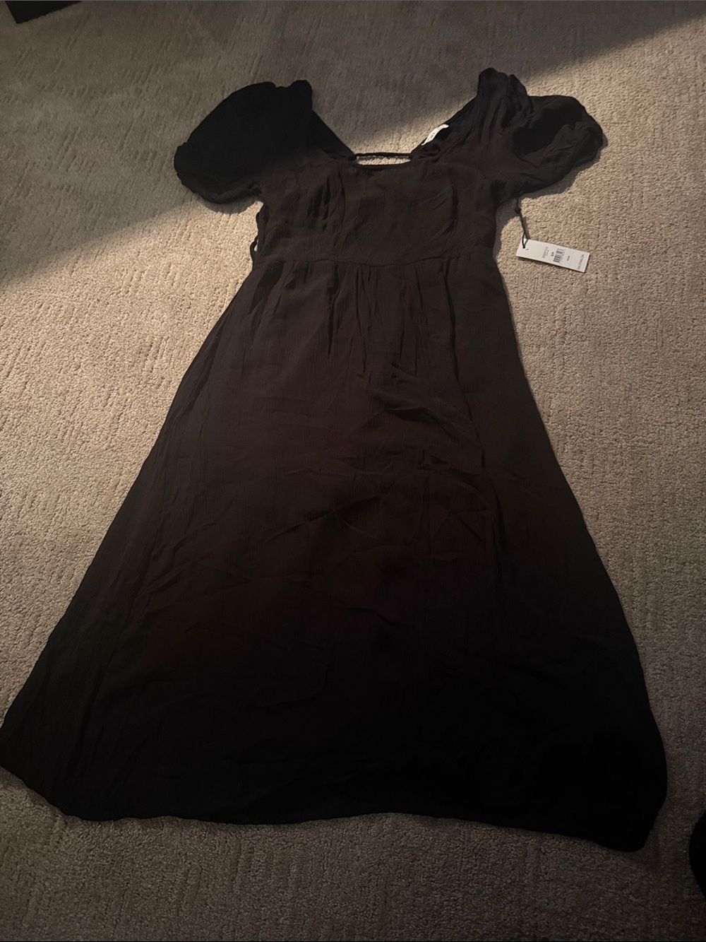 Women’s Black Puff-Sleeve Midi Dress
